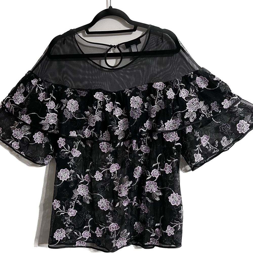 Alfani Prima women’s plus size sheer embroidered top with black shell.  Size 3X.
